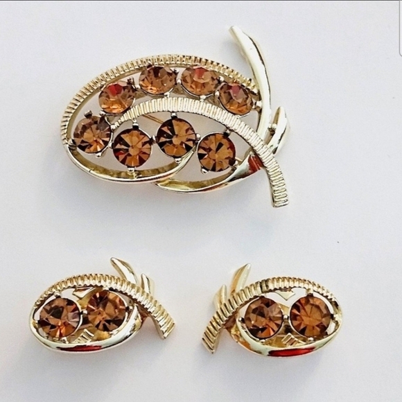 Vintage Kramer Jewelry Brooch and Earring Set - Picture 1 of 11